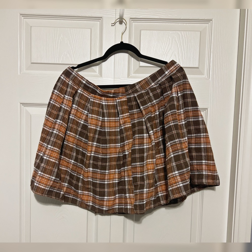 Plaid pleated skirt 2Xl fits like a XL